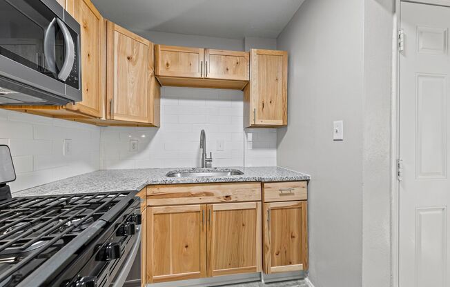 1 bed, 1 bath, 526 sqft, $995, Unit 1410 #1E