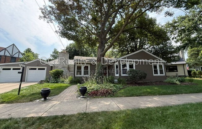 255 CREST RD