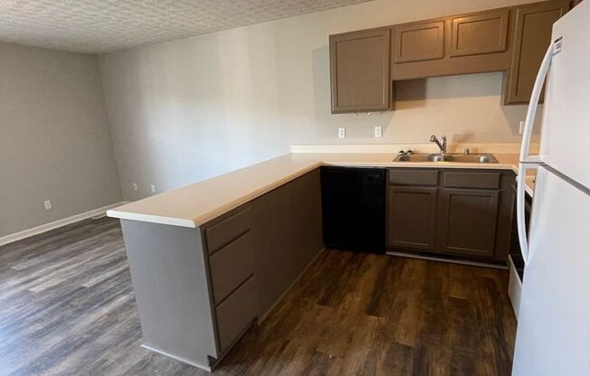 1 bed, 1 bath, 650 sqft, $685, Unit 124D