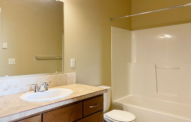 2 beds, 2 baths, 1,090 sqft, $1,600, Unit 523-10