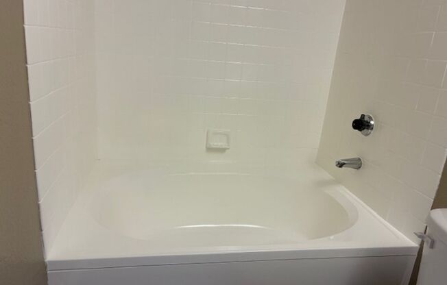 2 beds, 2 baths, 997 sqft, $1,500, Unit MA 122