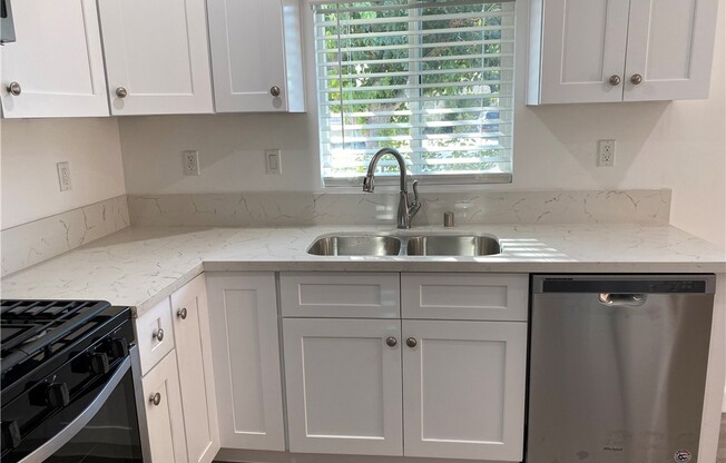 1 bed, 1 bath, 400 sqft, $1,895