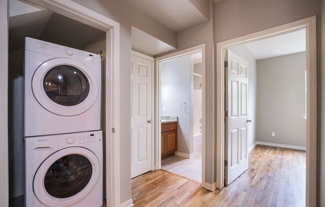 7400 N. Greenwich Avenue