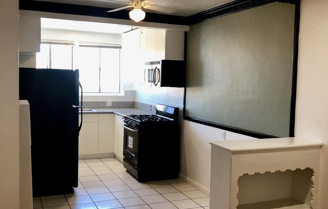 2 beds, 1 bath, $2,550