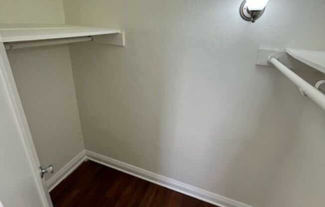 Studio, 1 bath, 350 sqft, $1,450, Unit Unit 407