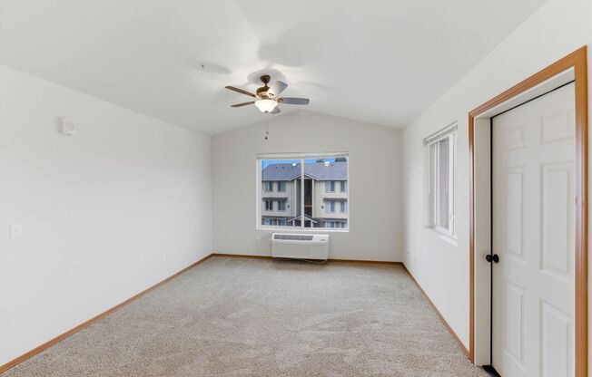 2 beds, 2 baths, 952 sqft, $1,595, Unit 1913-201