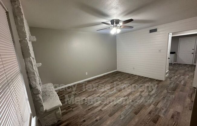 1608 SUN VLY DR