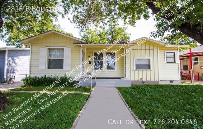2818 E HOUSTON