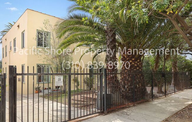 1532 N Commonwealth Apartments