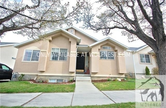 386 W INAUGURATION RD