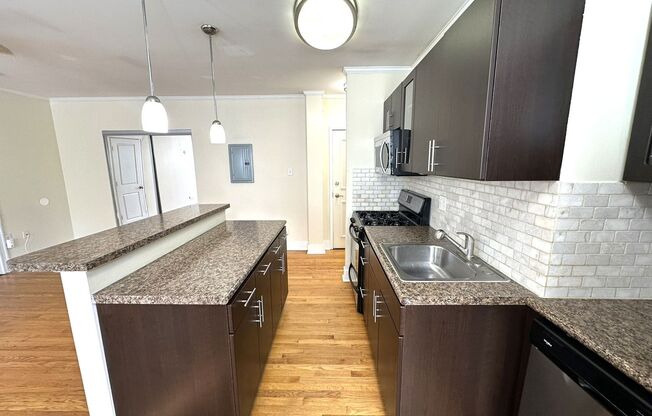 1 bed, 1 bath, 585 sqft, $1,310, Unit Apt C-08