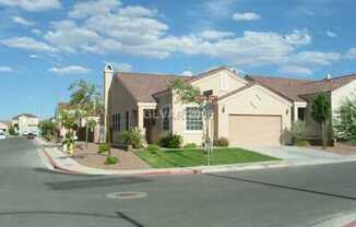 Beautiful Henderson 1 Story home in a gated community!!!!!