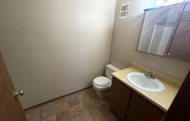 1 bed, 1 bath, 600 sqft, $629, Unit Unit 204