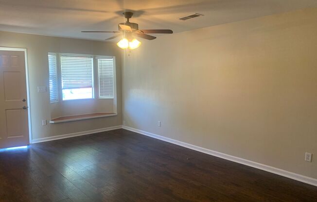 Free rent for remainder May for Immediate move in!