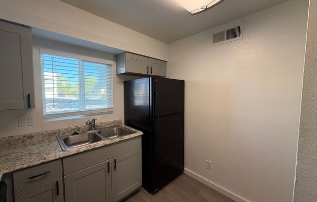 2 beds, 2 baths, 950 sqft, $1,275, Unit 201