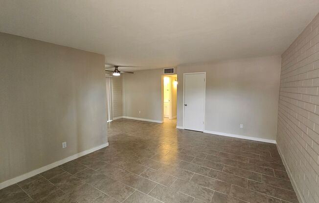 2 beds, 1 bath, $1,199, Unit Speed6924-12