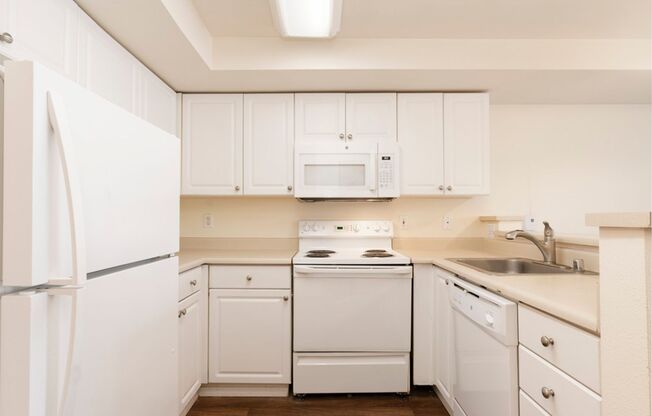 Studio, 1 bath, 542 sqft, $1,450, Unit #212
