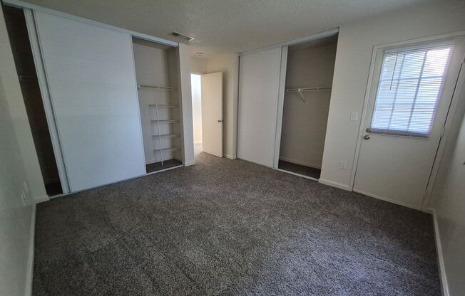 2 beds, 1 bath, 920 sqft, $1,700, Unit 18