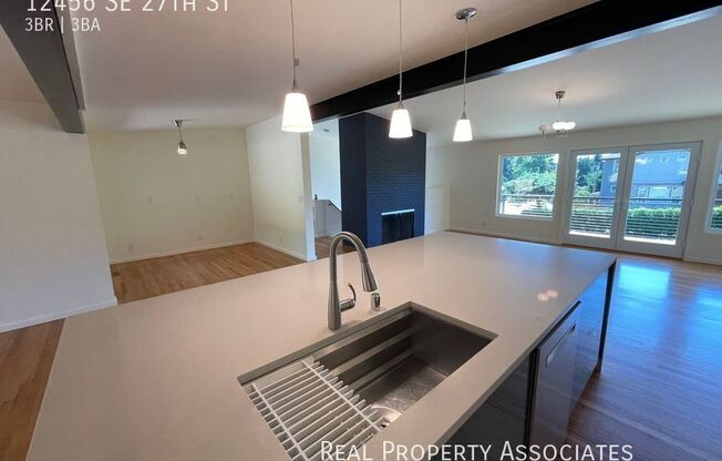 12456 SE 27th St