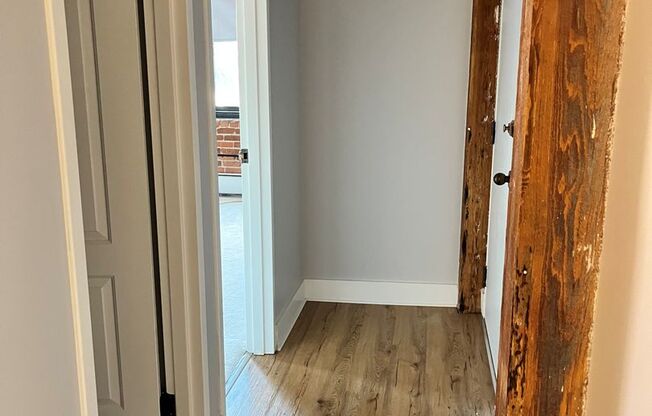 1 bed, 1 bath, 800 sqft, $2,075, Unit 45-521