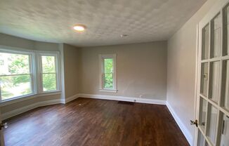 3 beds, 1 bath, $1,400