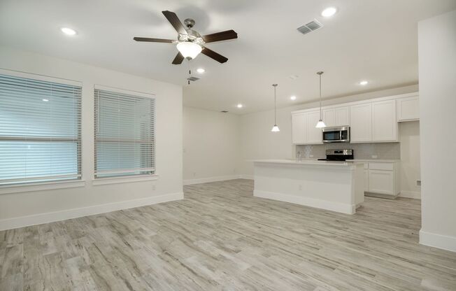 438 PARKLINE DR