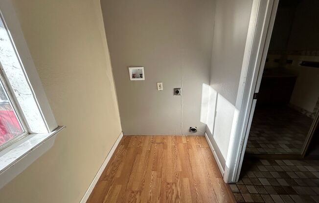 Studio, 1 bath, 1,000 sqft, $1,850, Unit B