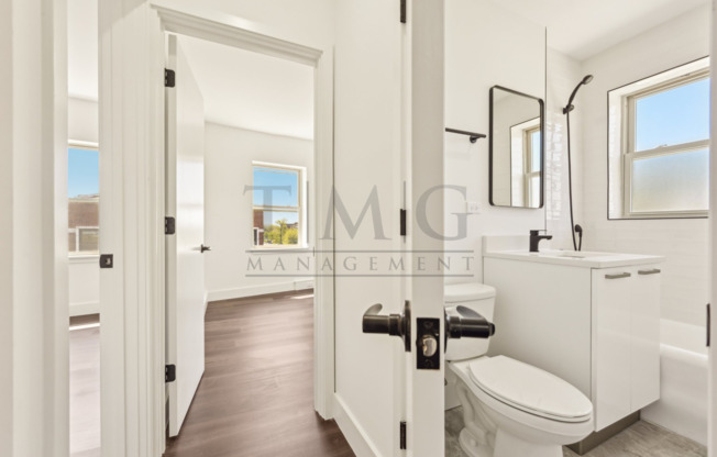 2 beds, 1 bath, $2,295, Unit 1555 - 408