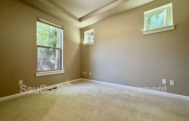 7182 NE ROCKRIDGE PL