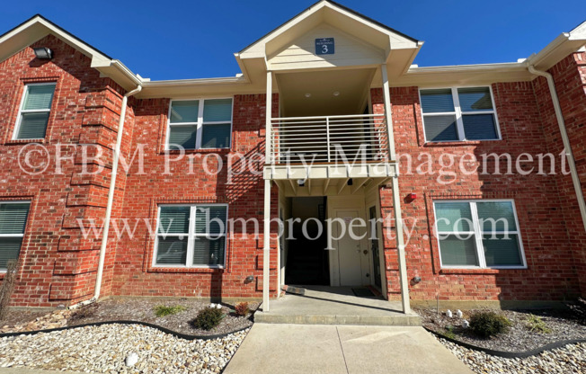 Hidden Creek Townhomes, Unit 112 - Cozy 2 Bedroom, 2 Bathroom Downstairs Home in Ennis, TX!