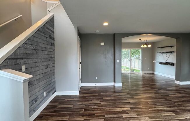 HUGE PET FRIENDLY Rental