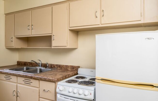 1 bed, 1 bath, 612 sqft, $1,065, Unit 1180-102