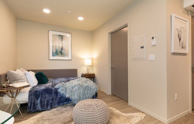 Studio, 1 bath, 301 sqft, $1,395, Unit 302