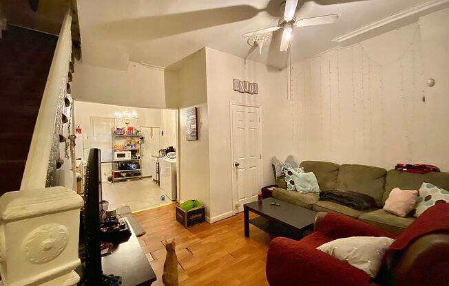 2030 N Gratz St