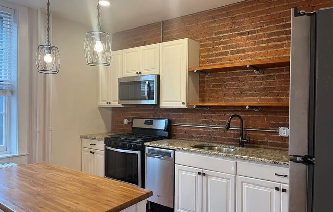 1 bed, 1 bath, $1,295, Unit Apt 3