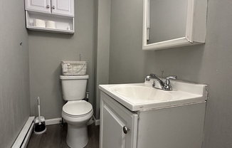 2 beds, 1 bath, $2,500, Unit 2