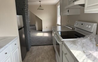 2 beds, 1 bath, 910 sqft, $2,300, Unit 2