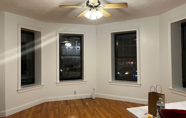 WOW!!!  GORGEOUS BRIGHTON 3 BED WITH HT AND HW INCLUDED!!
