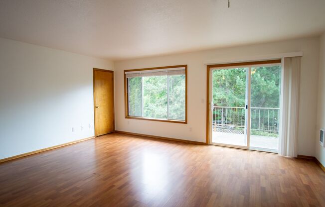 2 beds, 1 bath, $1,445, Unit 01