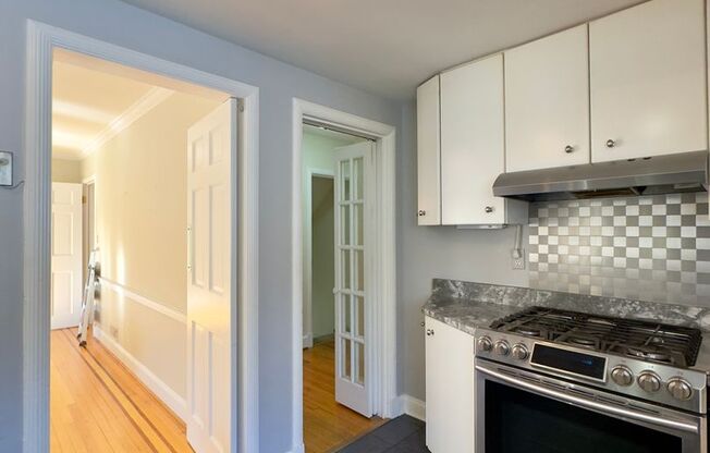 Charming 4 Bedroom/3.5 Bathroom Detached Home in Homeland, MD!