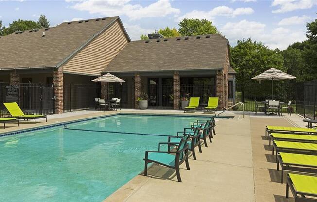 Eden Commons Apartments in Eden Prairie, MN Outdoor Pool