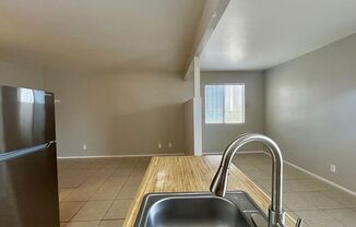 Studio, 1 bath, 400 sqft, $995, Unit 7