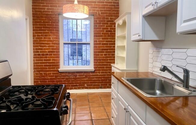 1 bed, 1 bath, 700 sqft, $1,795, Unit 729-104