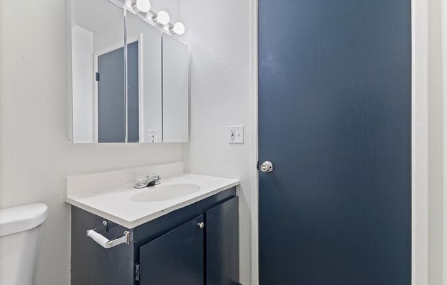 2 beds, 1 bath, 682 sqft, $1,300, Unit 51