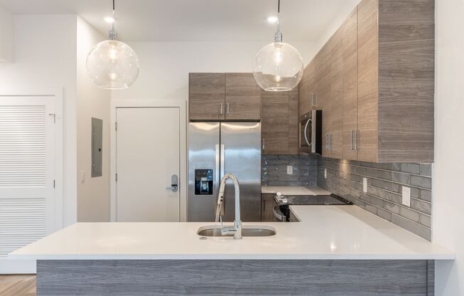 1 bed, 1 bath, 650 sqft, $1,524, Unit 402