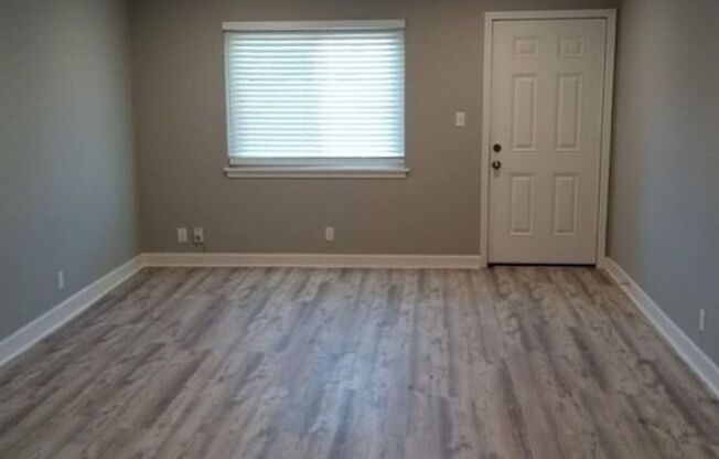 2 beds, 1 bath, 950 sqft, $1,295, Unit 6012 Barton St - Unit C