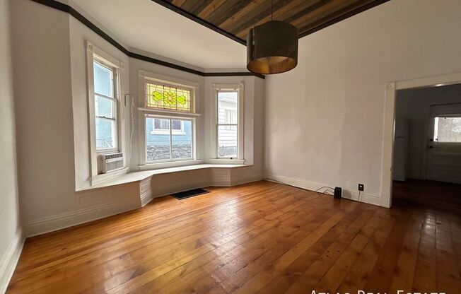 219 JACKSON ST