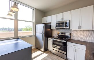 1 bed, 1 bath, 713 sqft, $1,799, Unit 503