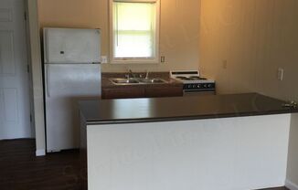 2 beds, 1 bath, $695, Unit 221