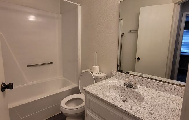 1 bed, 1 bath, 453 sqft, $850, Unit D-3